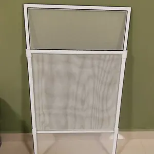 Foto enviada por cliente: tela de moldura branca apoiada na parede